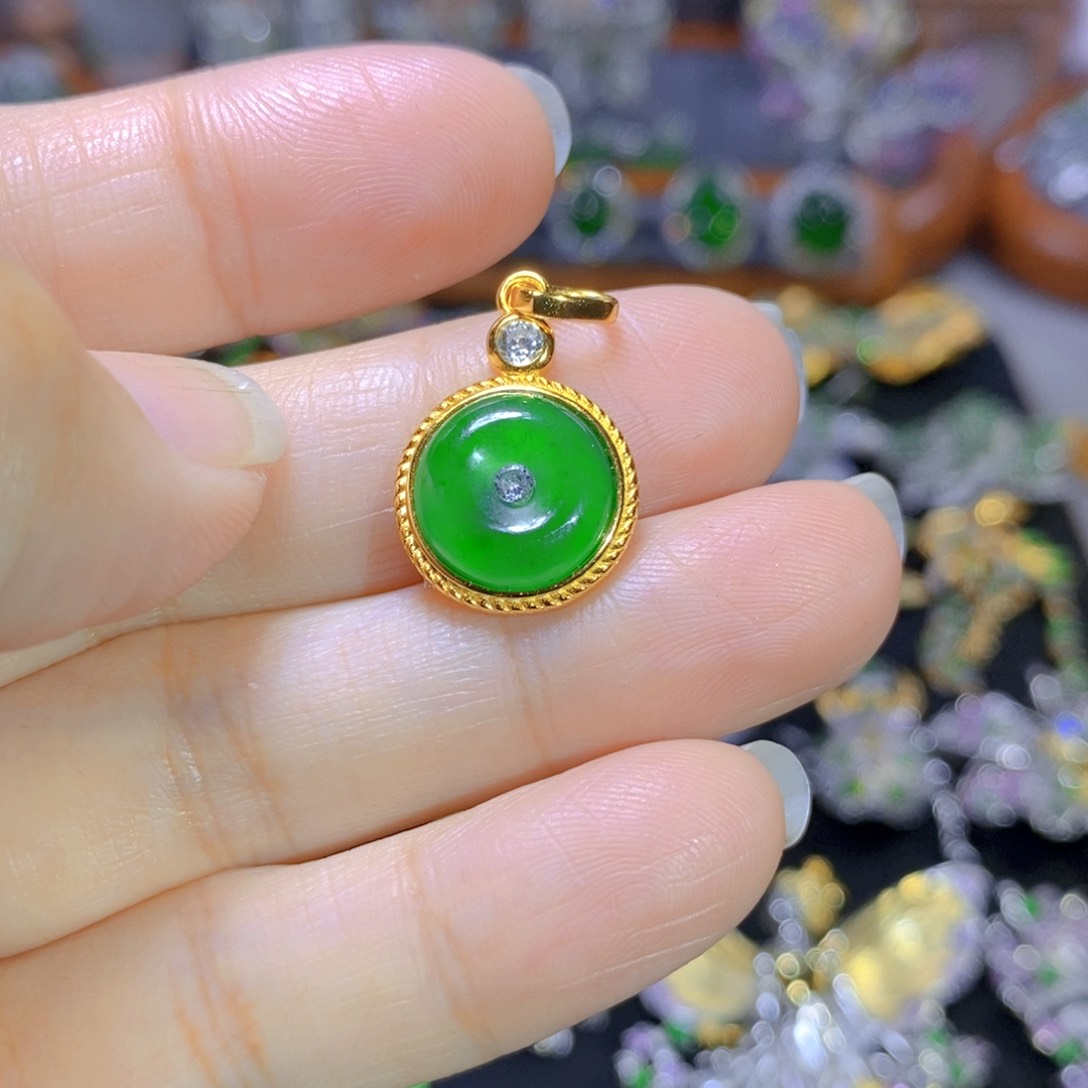 翡翠颈饰银S925镶嵌天然翡翠