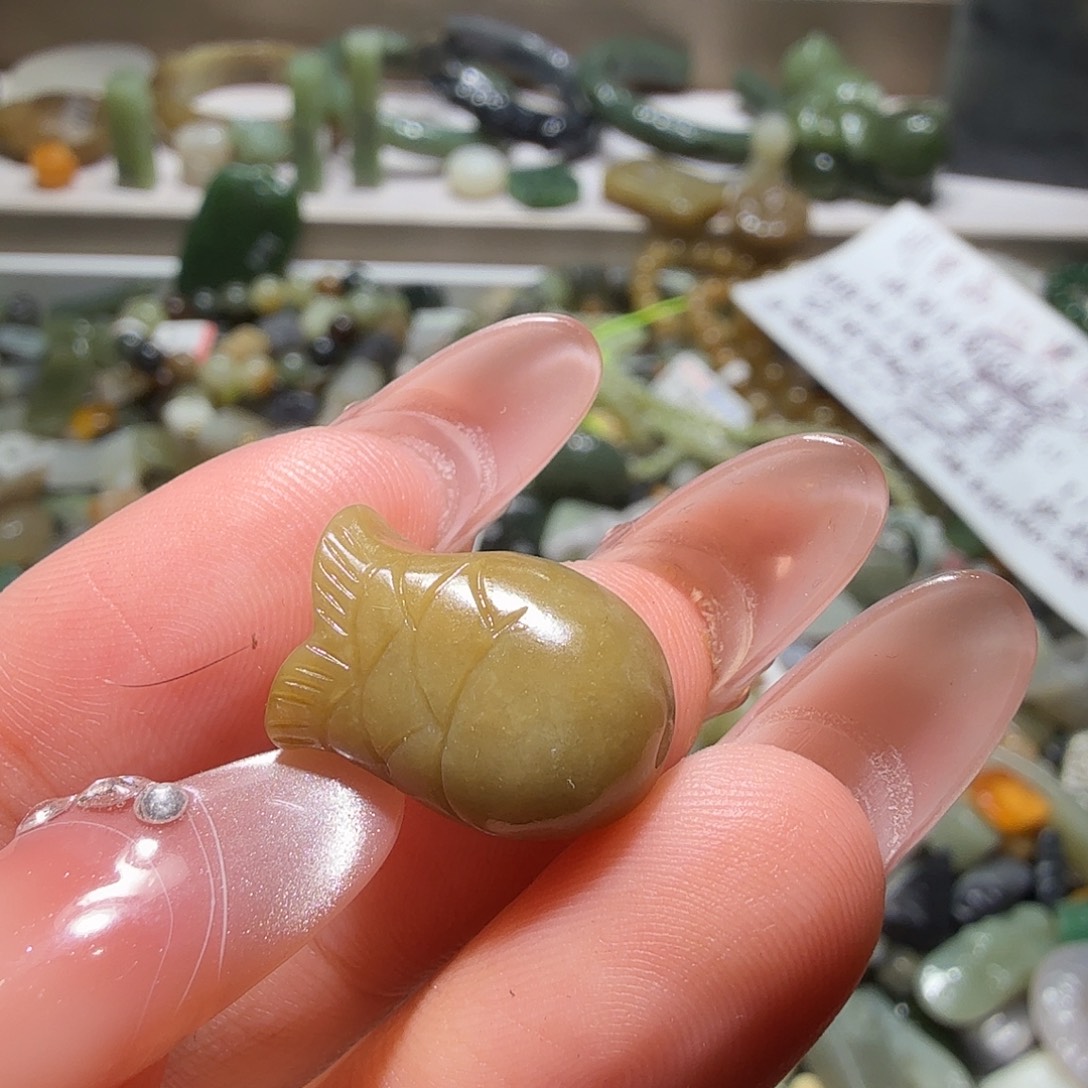 和田玉未镶嵌珠宝奇石