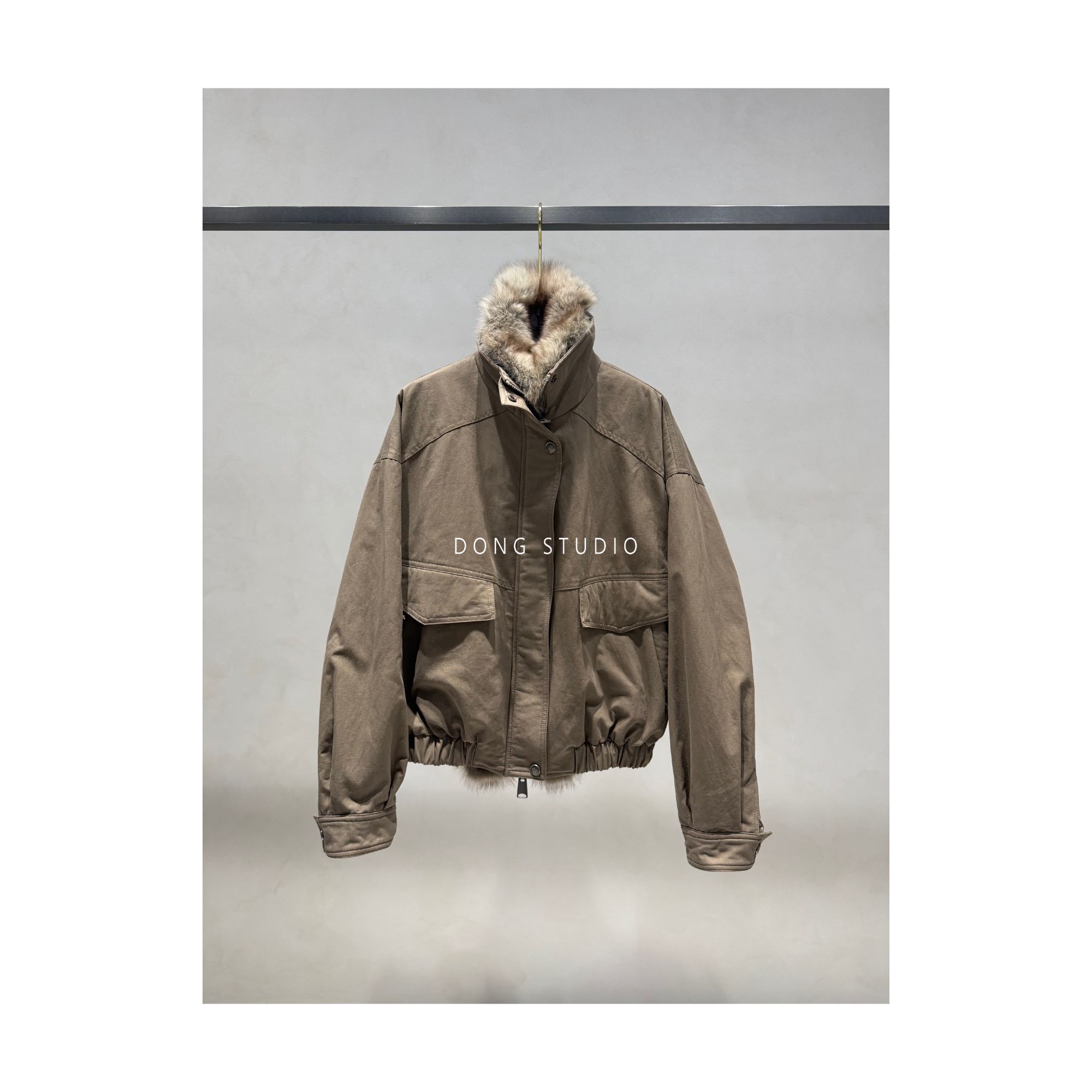 狐狸领（可拆卸）白鹅绒派克羽绒服I7852