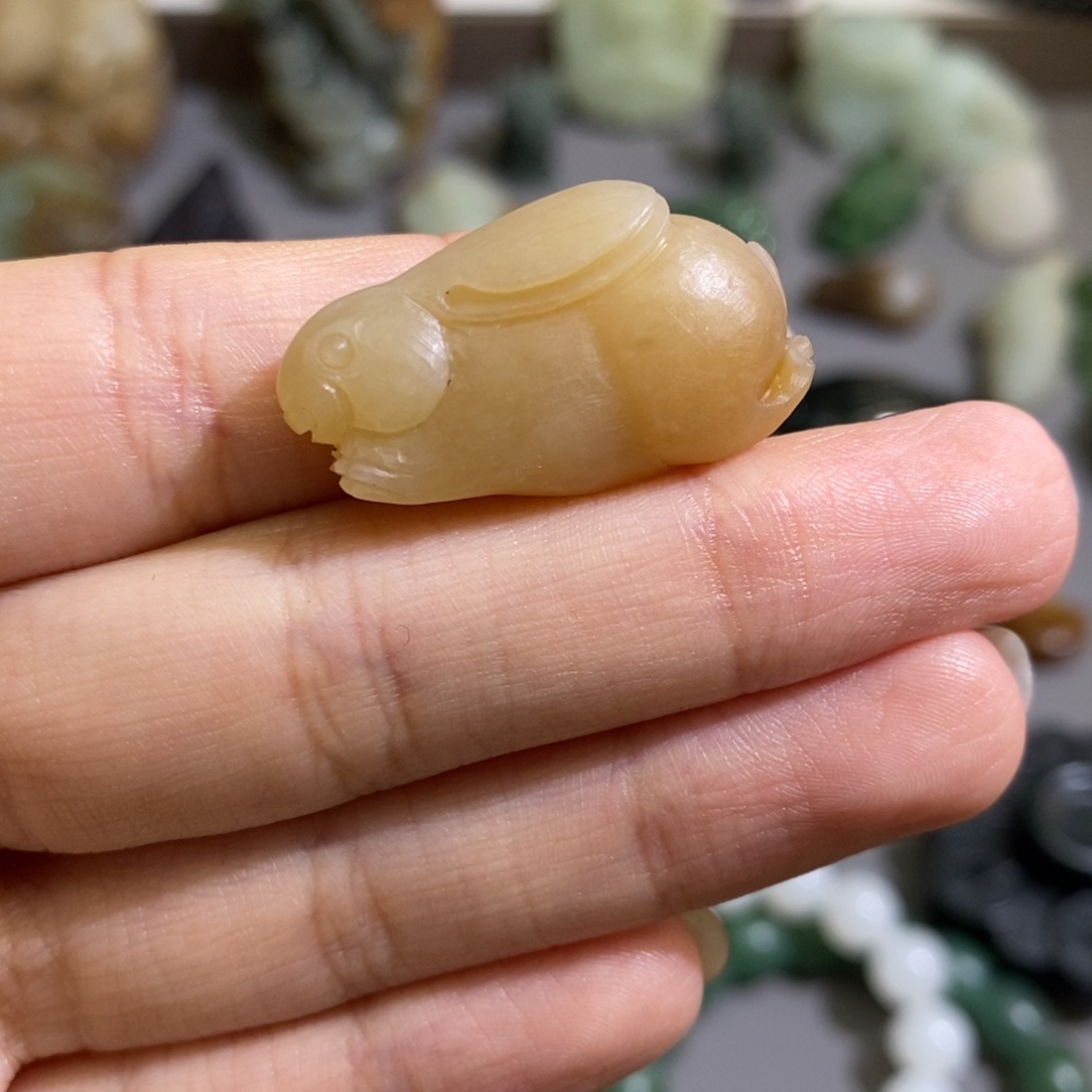 和田玉颈饰未镶嵌定制