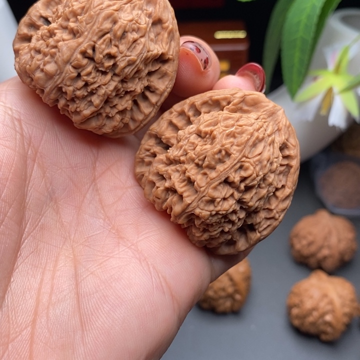 文玩核桃把件西****询南疆石