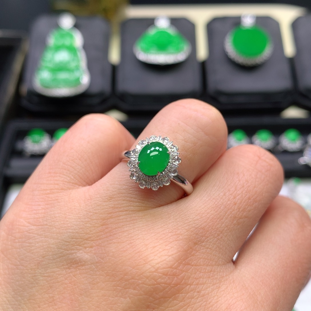 翡翠吊坠(不含链)18K金镶嵌