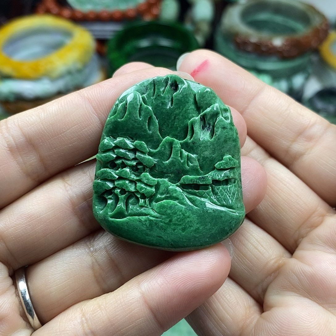 颈饰未镶嵌翡翠牌子