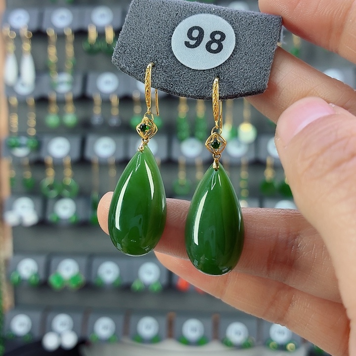 和田玉18K金镶嵌耳饰