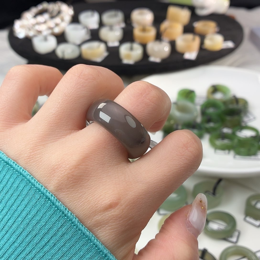 和田玉（糖玉）未镶嵌戒指S123葡萄肉轮胎18.3