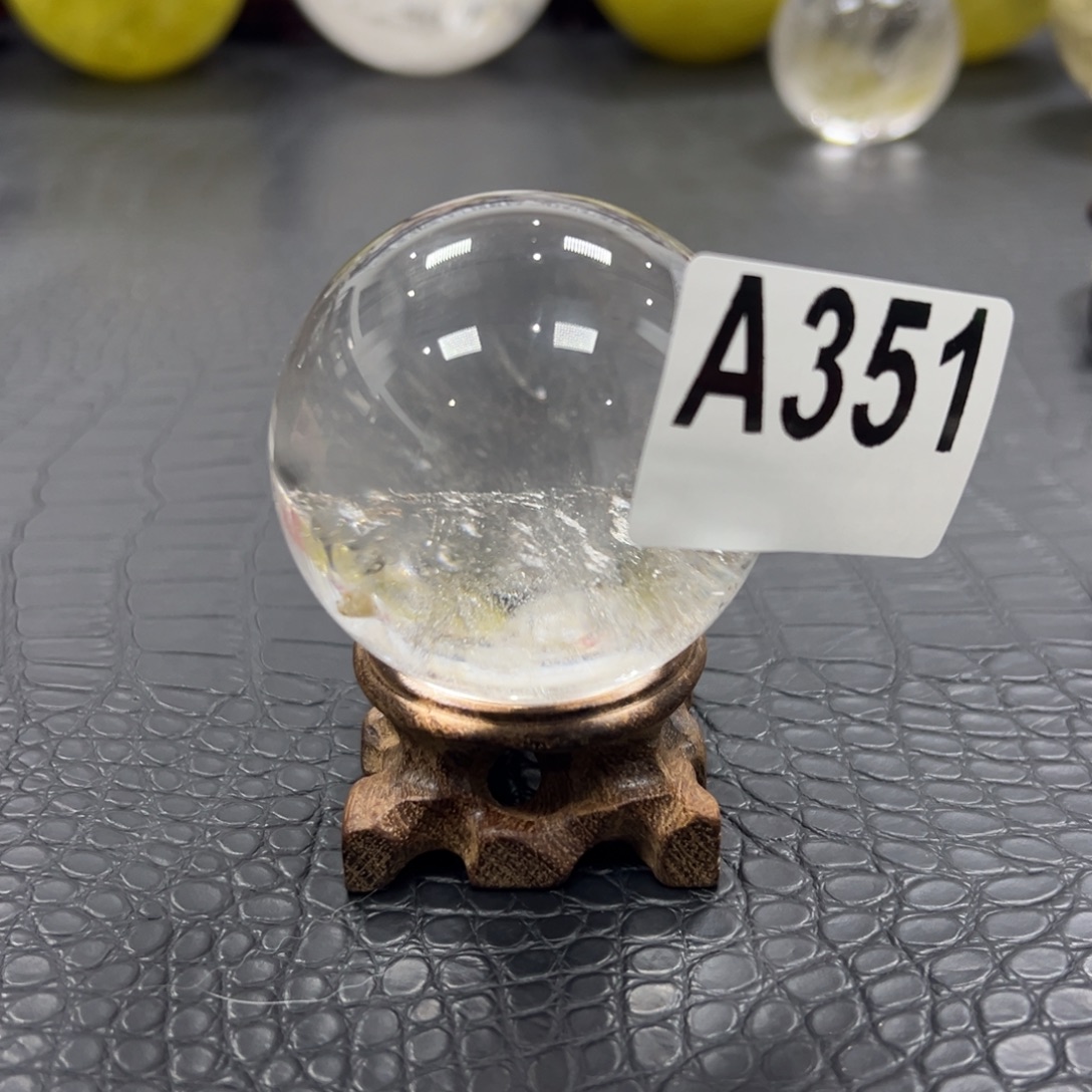 先***一石材天然白水晶球5.95