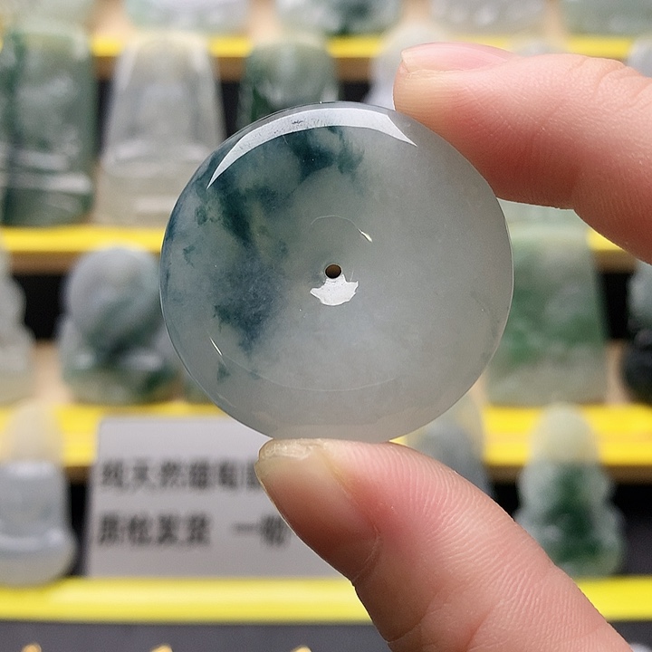 洲***》翡翠未镶嵌吊坠(不含链)平安扣