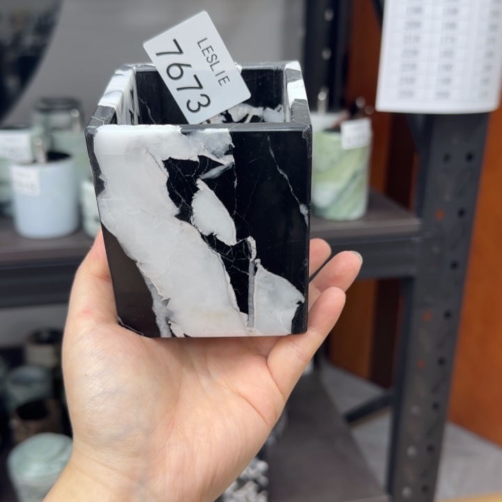 L 7673。。。。。。。福利