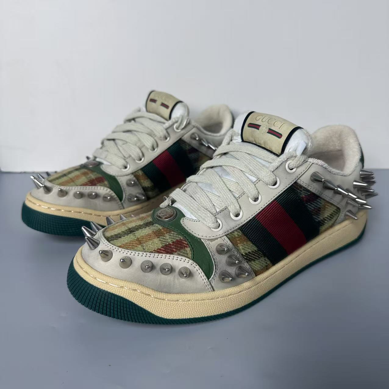 95新 GUCCI/古驰 脏脏鞋 灰绿 条纹铆钉 时尚男士 40码 ddm2803