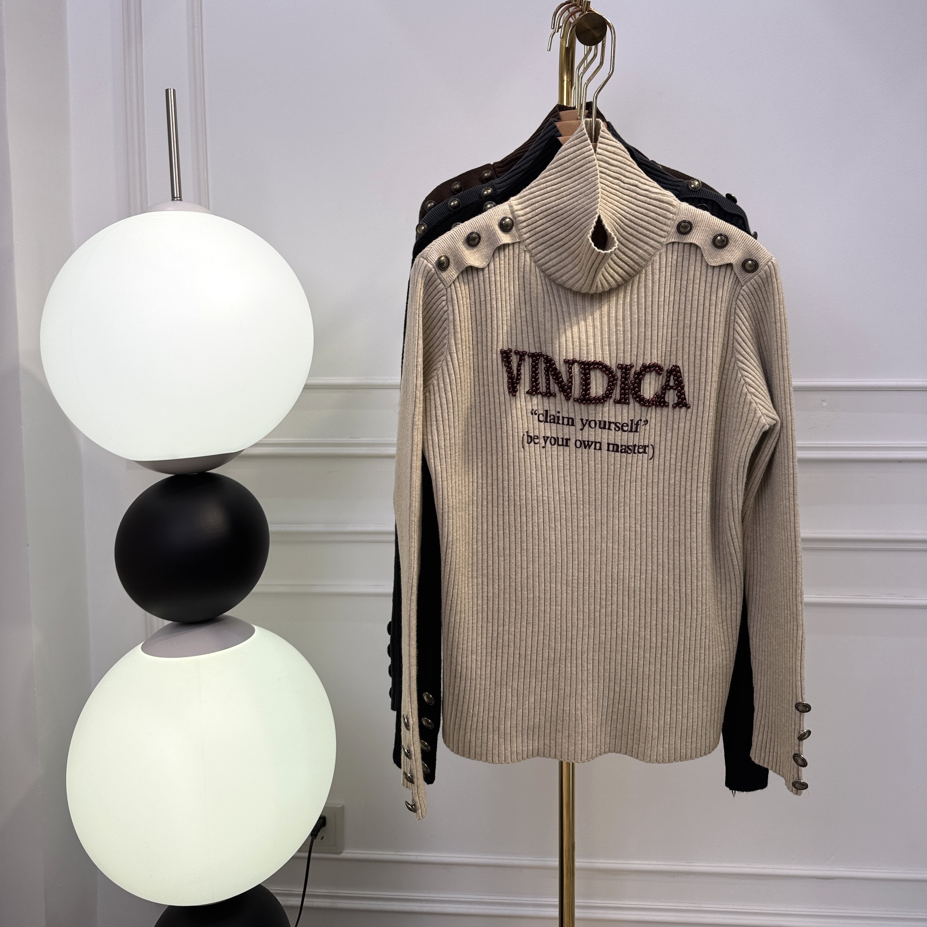 iselrag《亿瑟礼色彩》女装新款高领重工钉珠时尚针织毛衣新款上衣