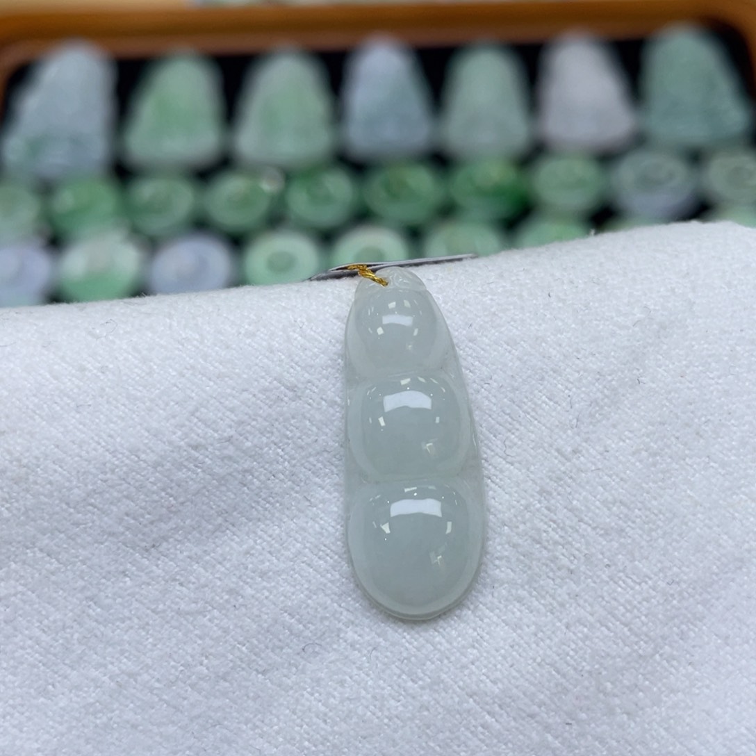 颈饰未镶嵌翡翠福豆