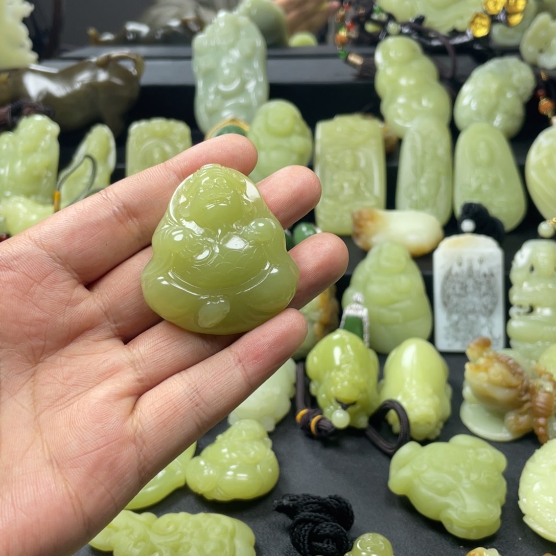 和田玉未镶嵌颈饰