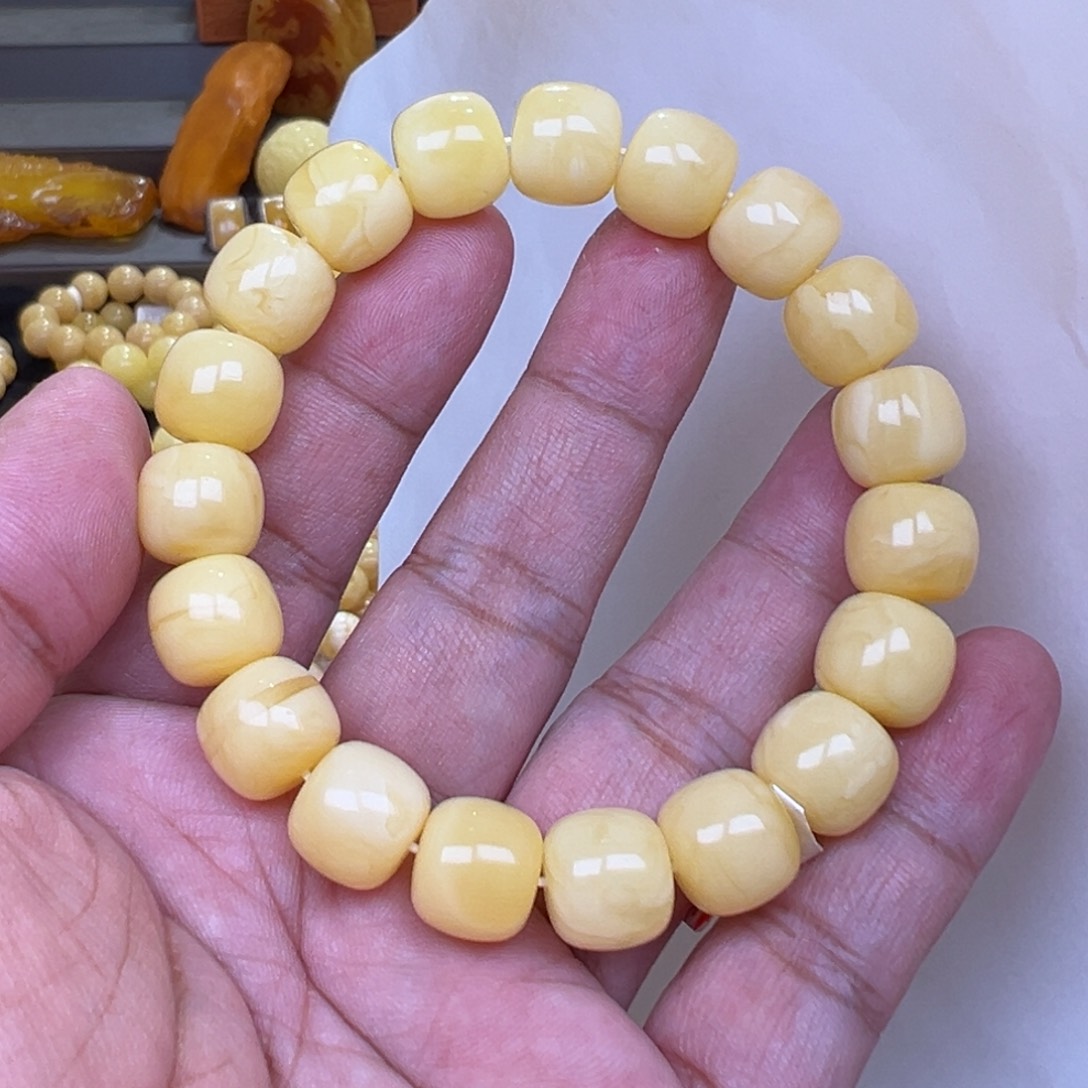 蜜蜡未镶嵌裸石12加22.29克