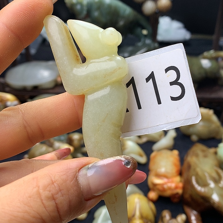 和田玉未镶嵌车挂