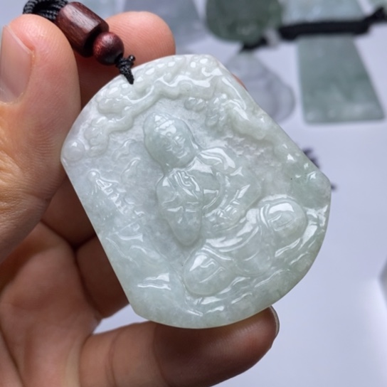 翡翠未镶嵌颈饰翡翠