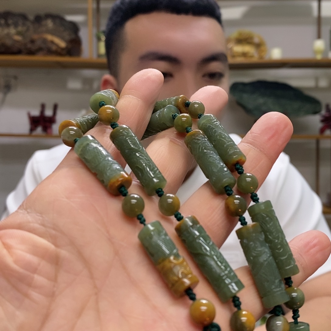 岫岩河磨玉（透闪石质玉）项链未镶嵌吴**至