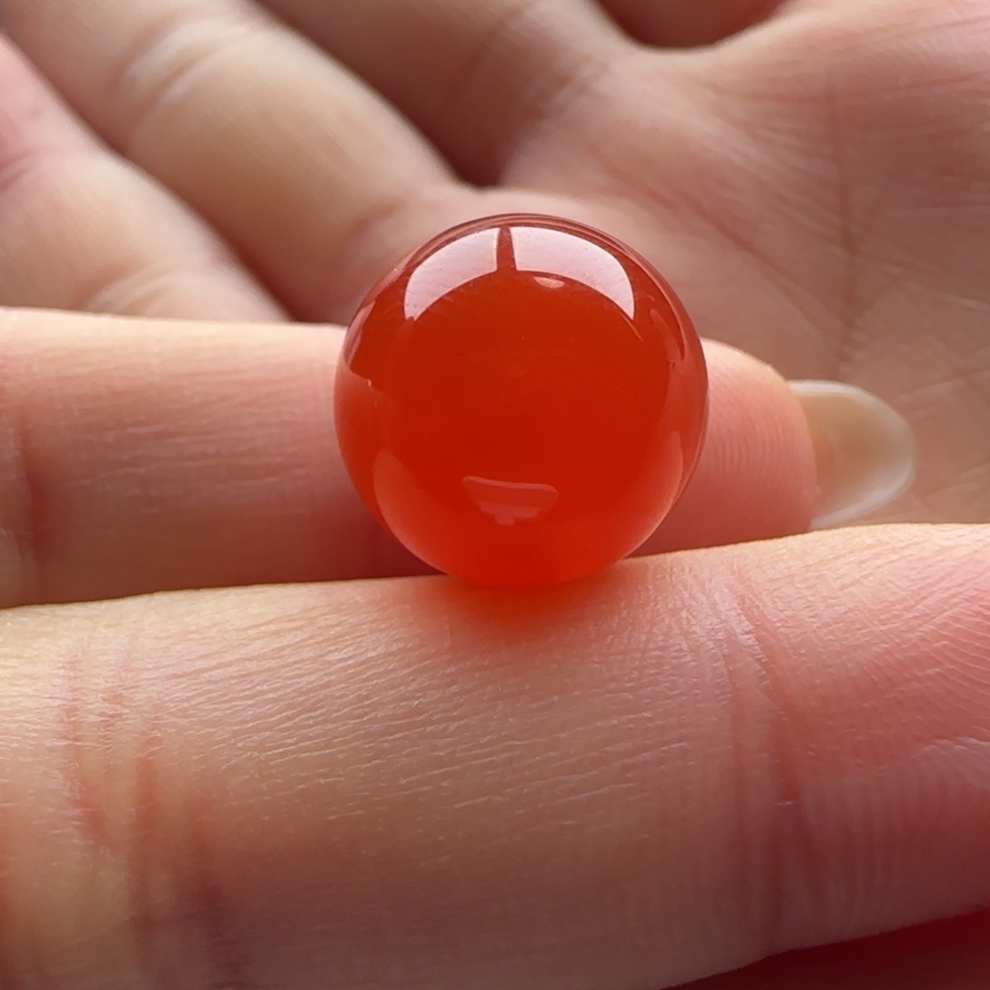南红玛瑙未镶嵌圆珠13.2，有白纹