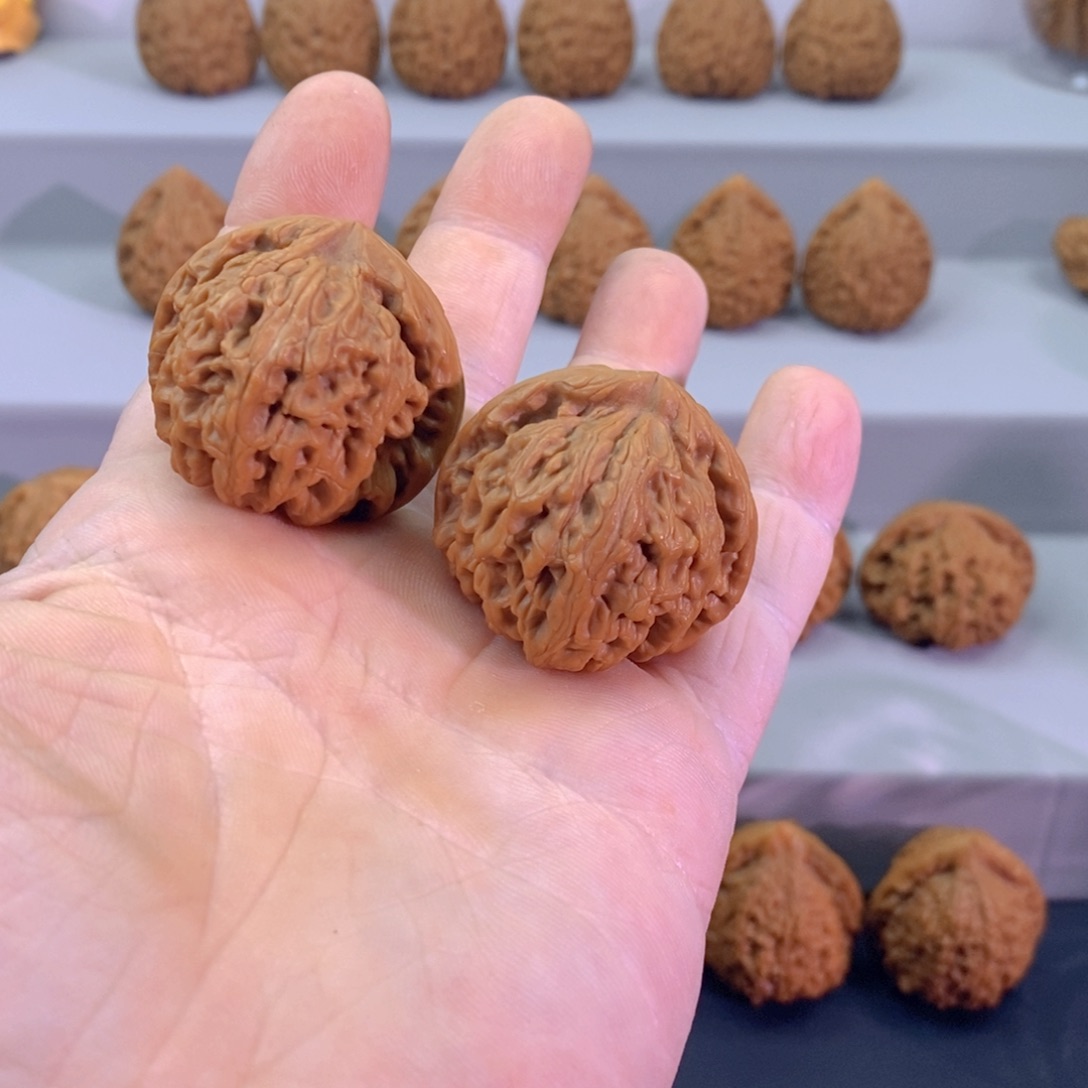 文玩核桃把件刘*君38红锦鲤