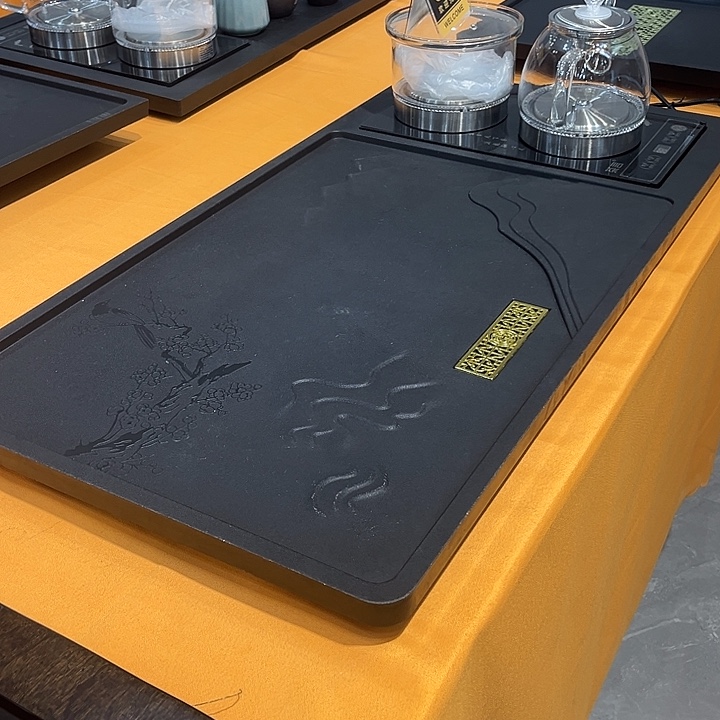 茶盘的形状有着类似花香香