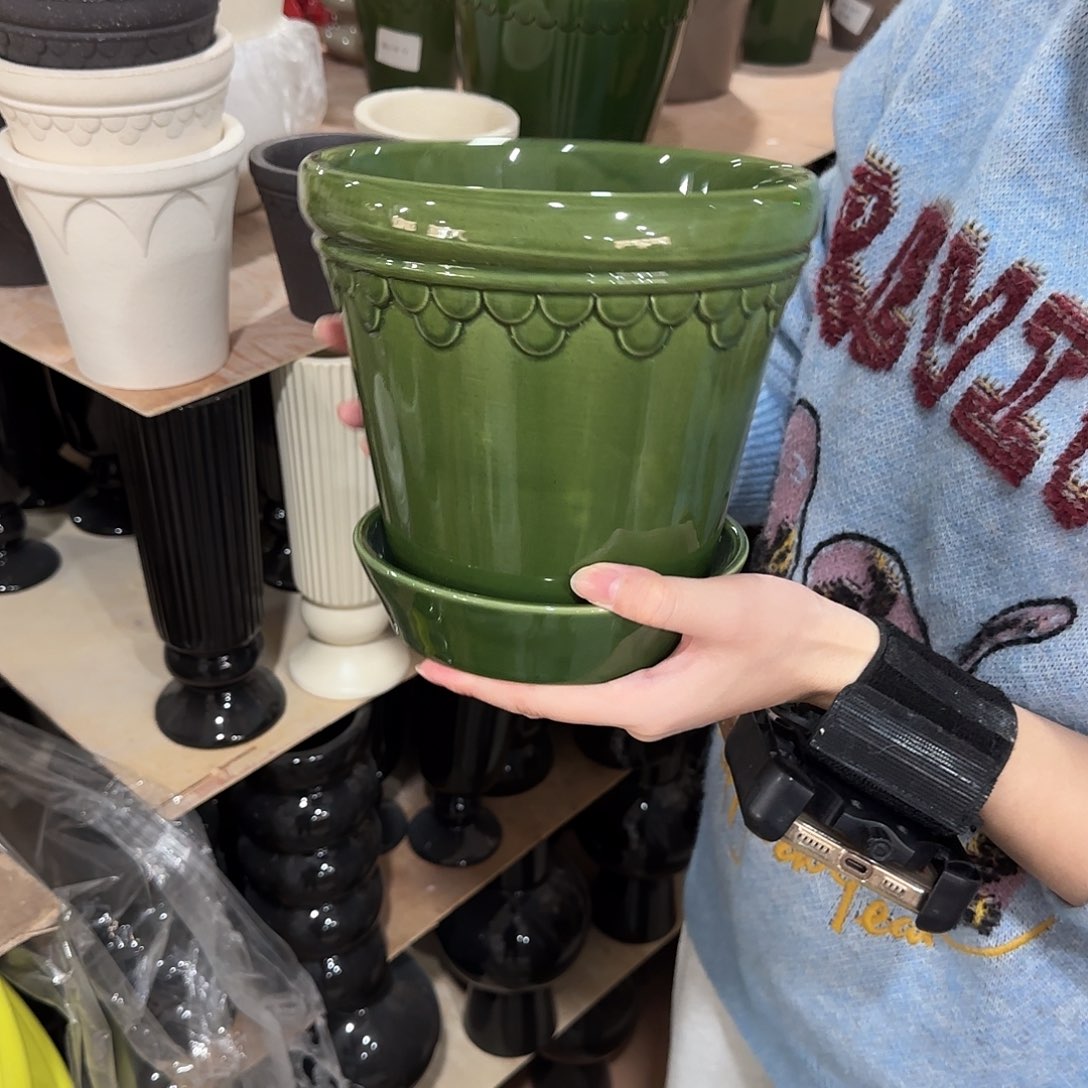 b2绿色带托花盆花盆花盆