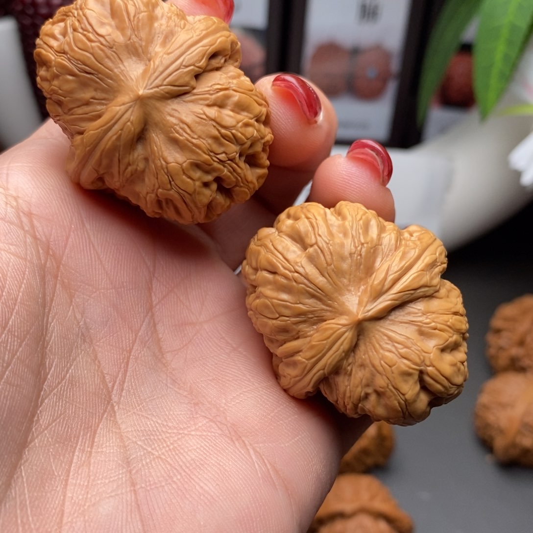 文玩核桃把件元宝