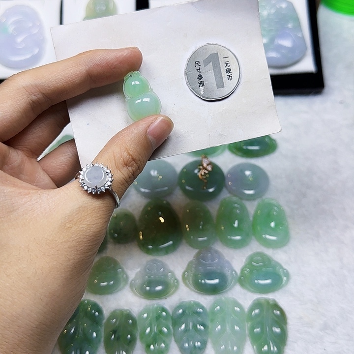 翡翠未镶嵌颈饰翡翠