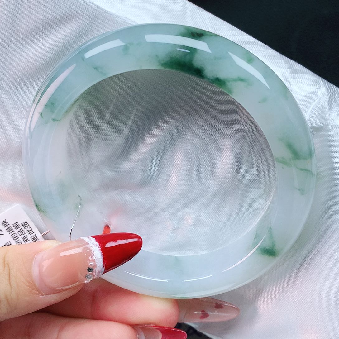 翡翠手镯未镶嵌57圈