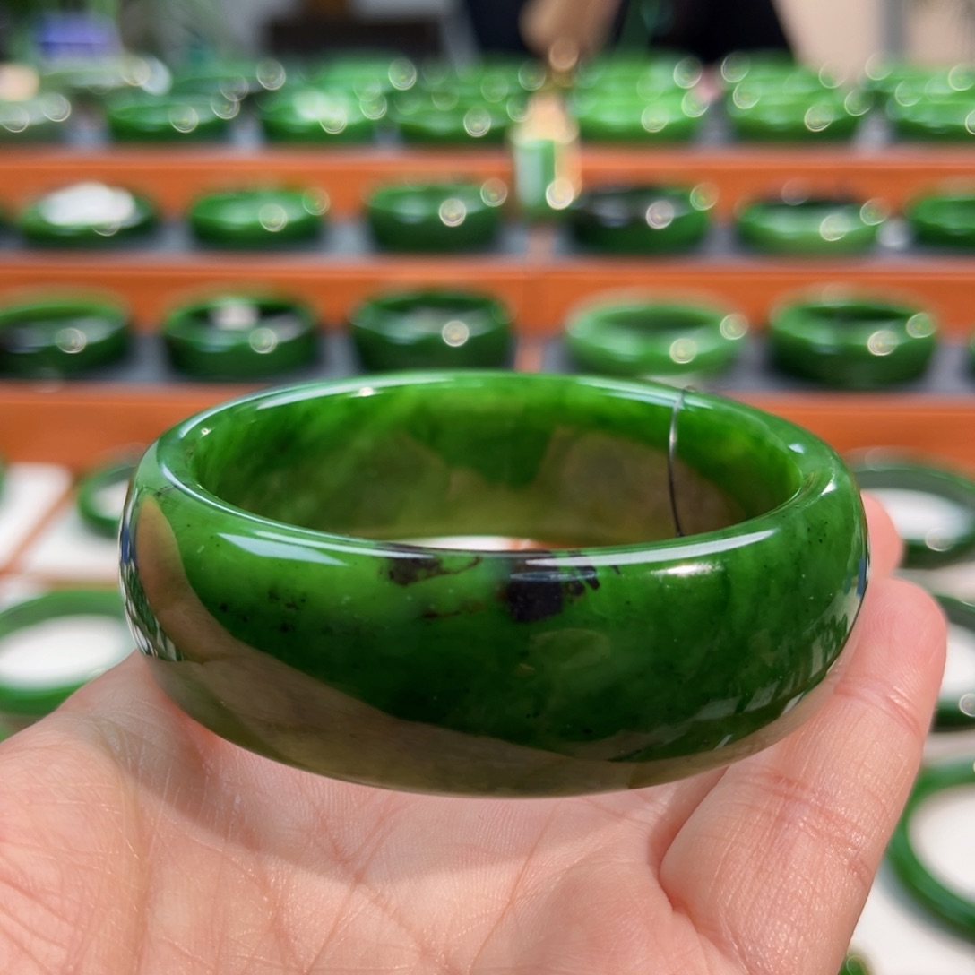 未镶嵌手镯和田玉（碧玉）