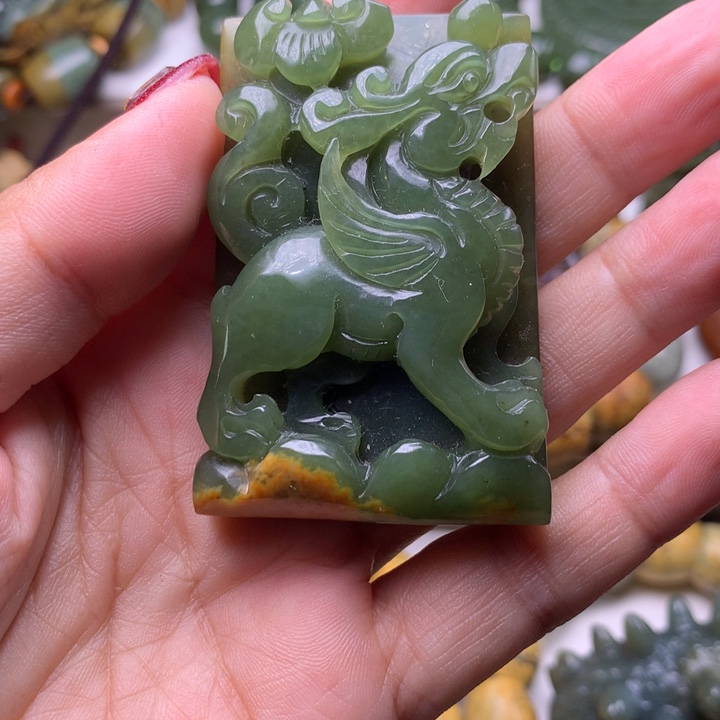 岫岩河磨玉（透闪石质玉）吊坠(不含链)未镶嵌