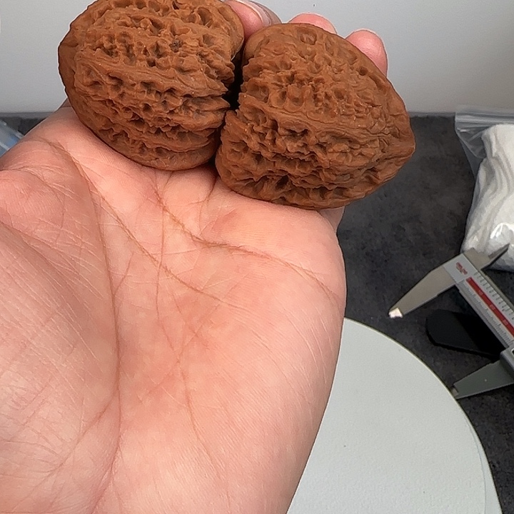 如***我把件桃核全品无修三角凹底南疆石文玩核桃