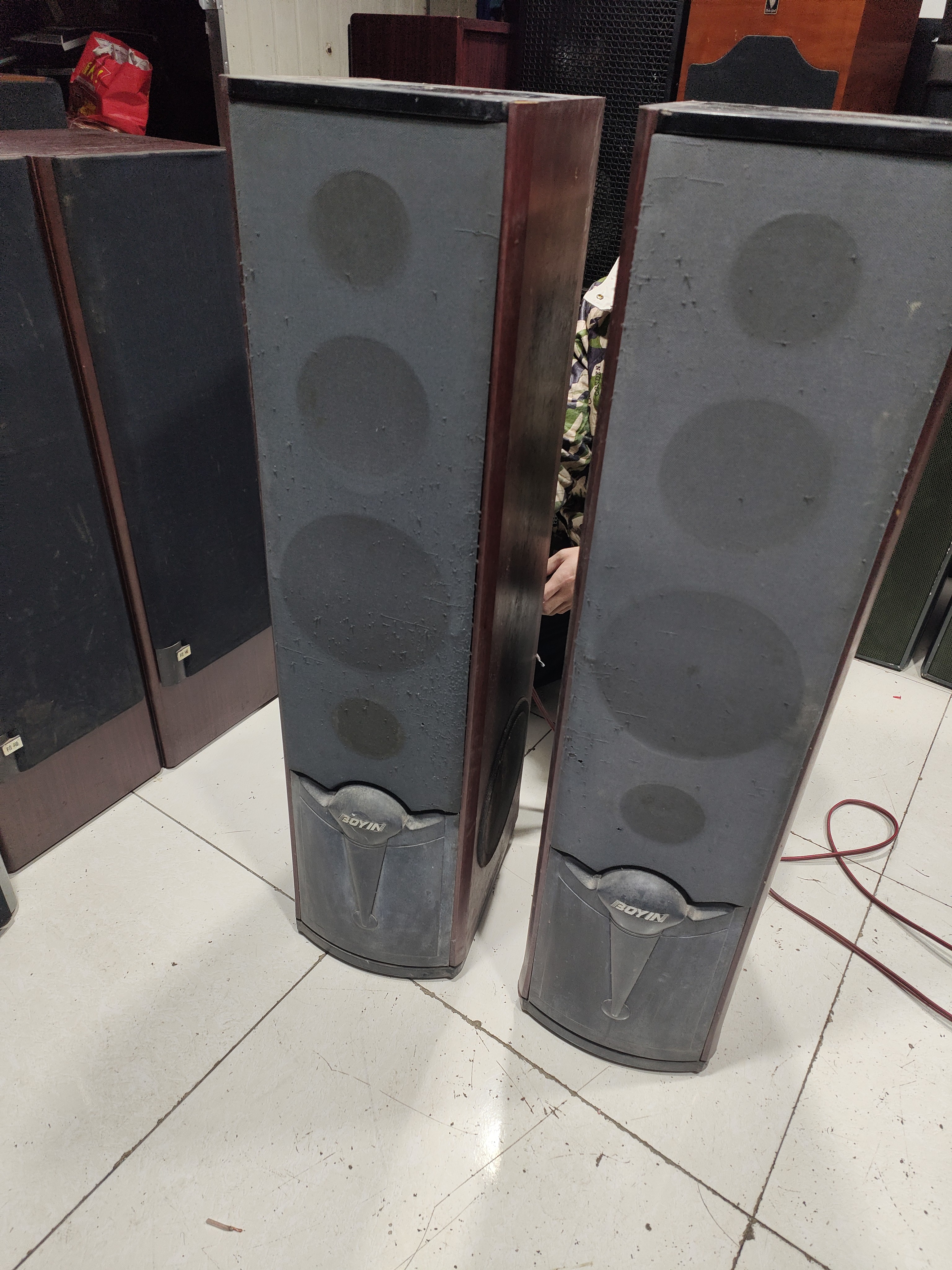 8新  二手BOYIN落地箱一对，拆喇叭卖（出声，需要维修，不带线材）