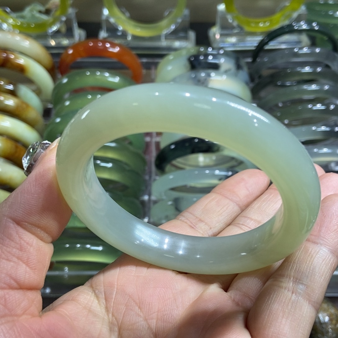 蛇纹石玉手镯未镶嵌58