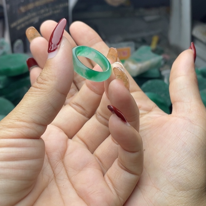 石英质玉颈饰未镶嵌