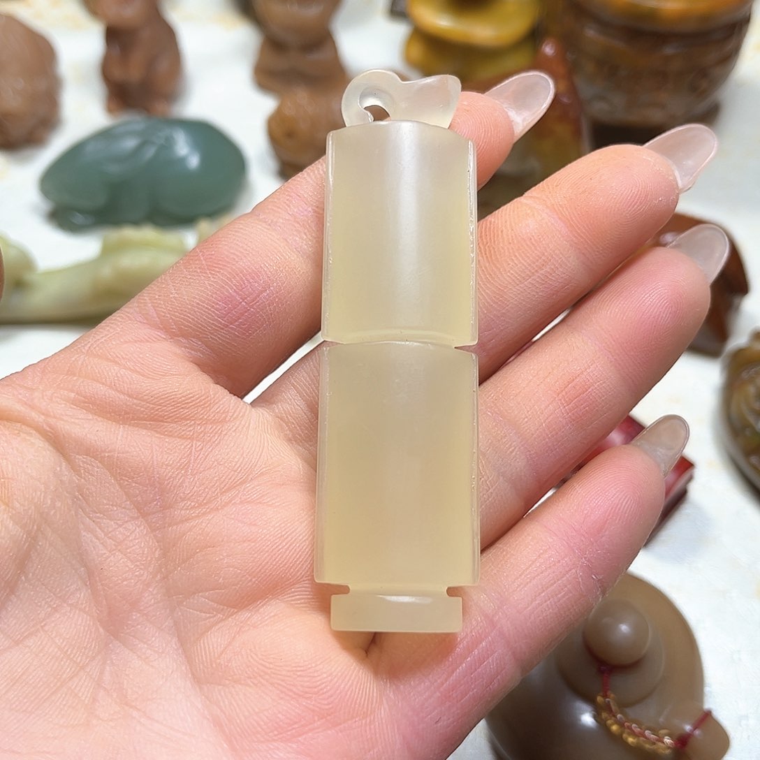 白玉菩提吊坠白玉菩提吊坠