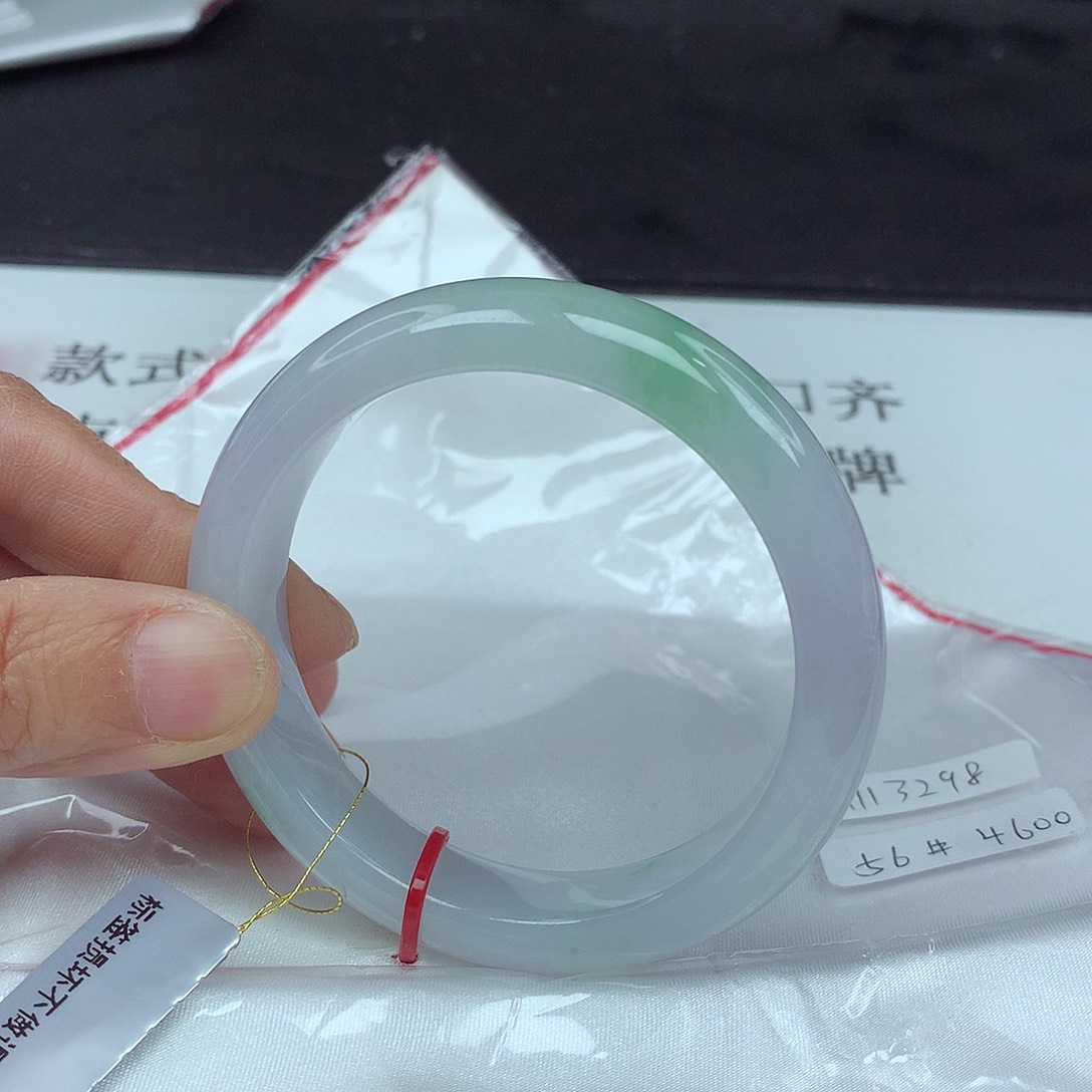 翡翠手镯未镶嵌56圈3298