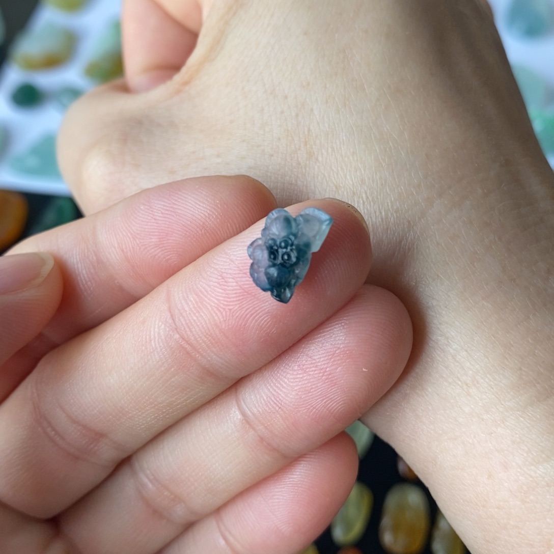 定制翡翠未镶嵌荷花