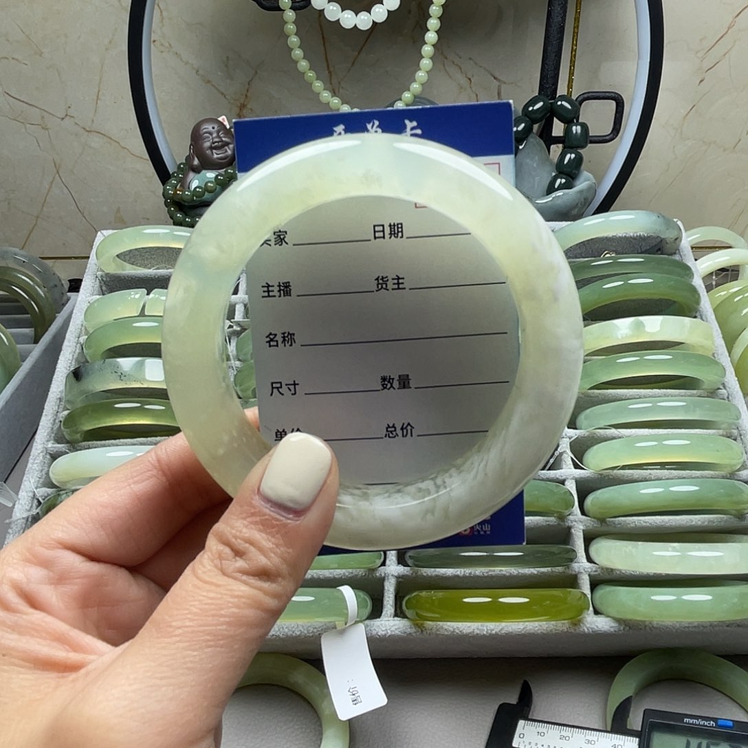 ****样蛇纹石玉未镶嵌手镯微瑕不退不换