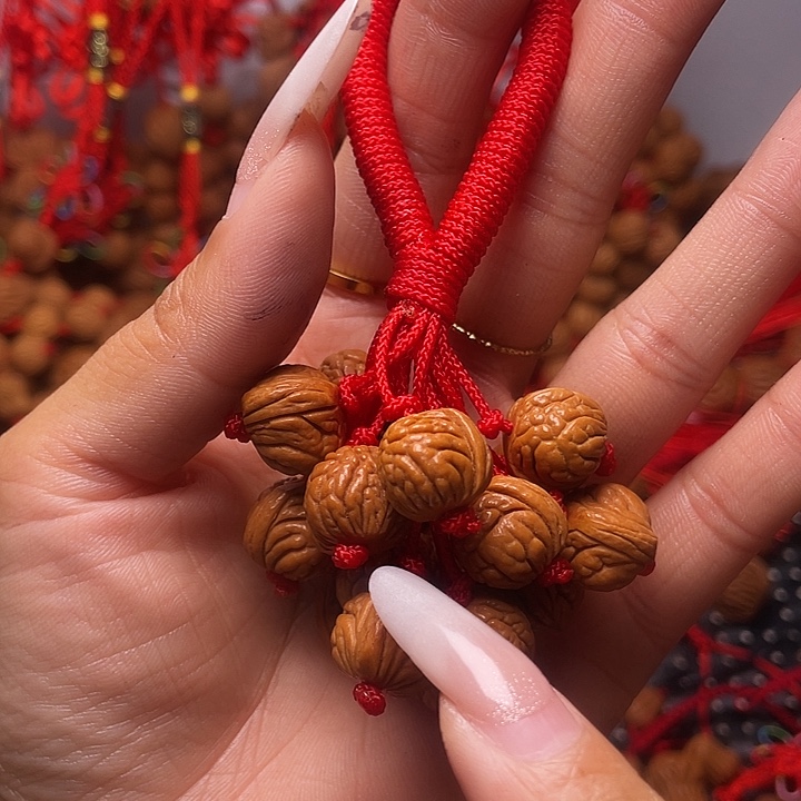 木质类龙纹桃枭挂件