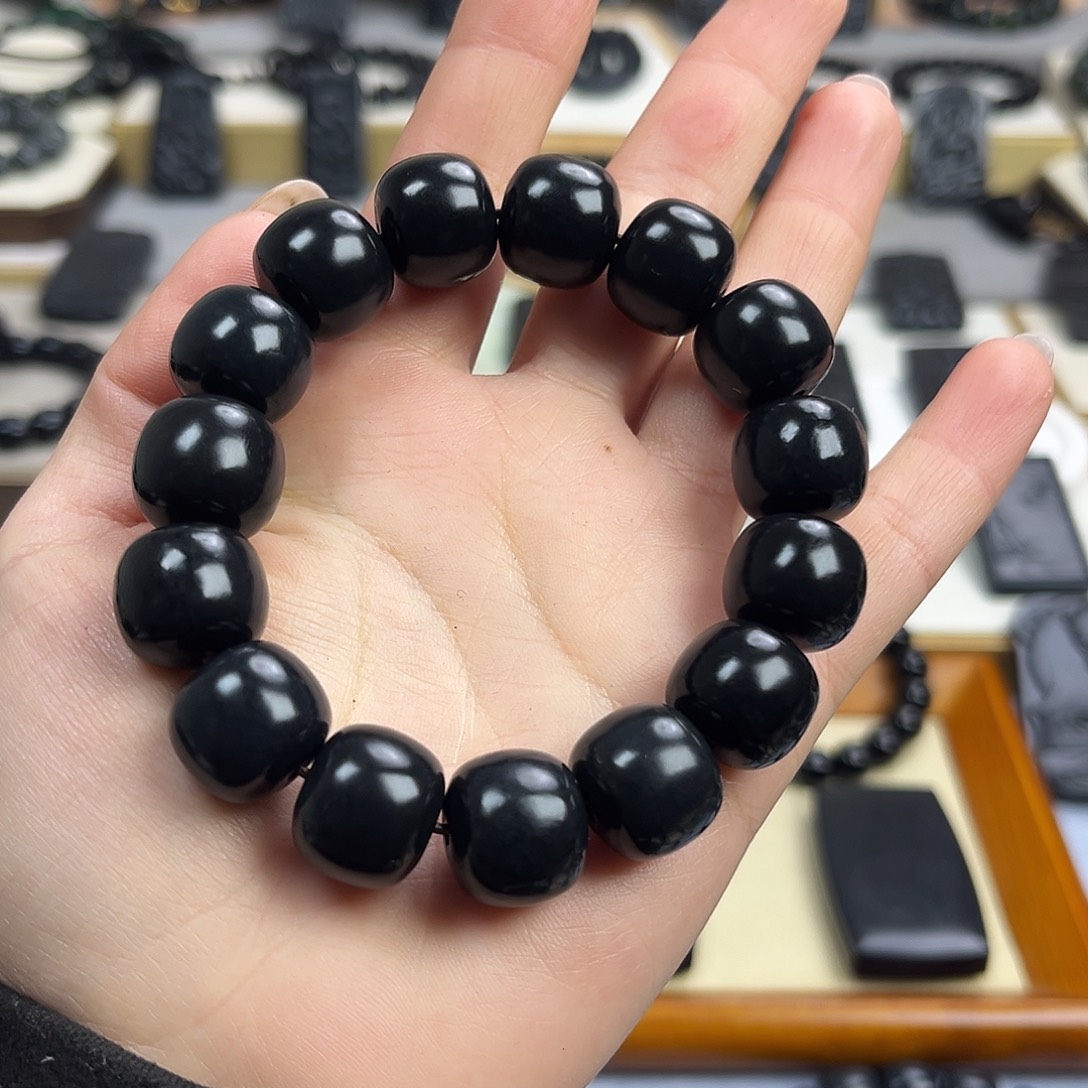 光***哥和田玉（墨玉）未镶嵌颈饰卡15➕