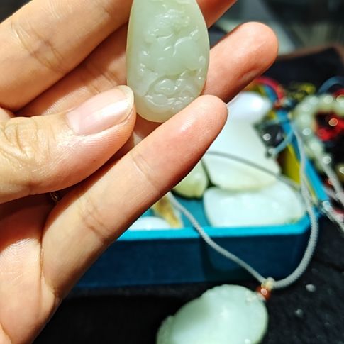 和田玉（糖玉）未镶嵌颈饰