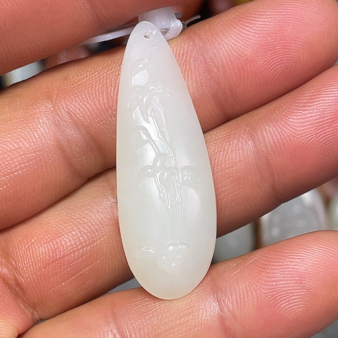 和田玉未镶嵌颈饰吊坠