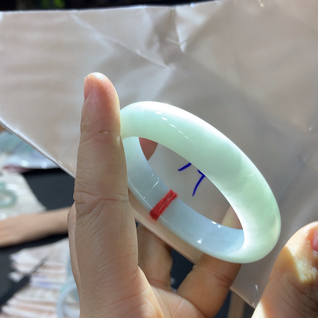 翡翠未镶嵌手镯翡翠