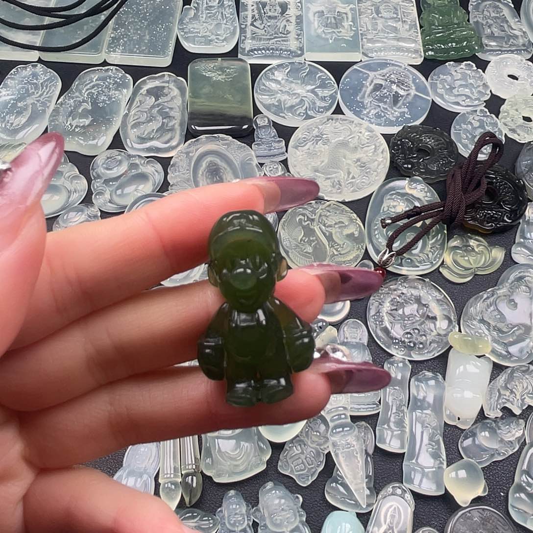 蛇纹石玉吊坠(赠链)未镶嵌