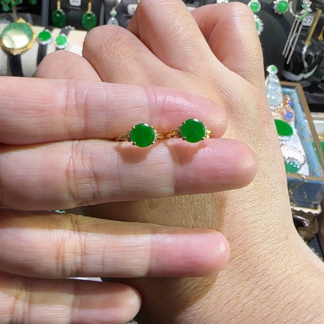 翡翠18K金镶嵌颈饰耳包