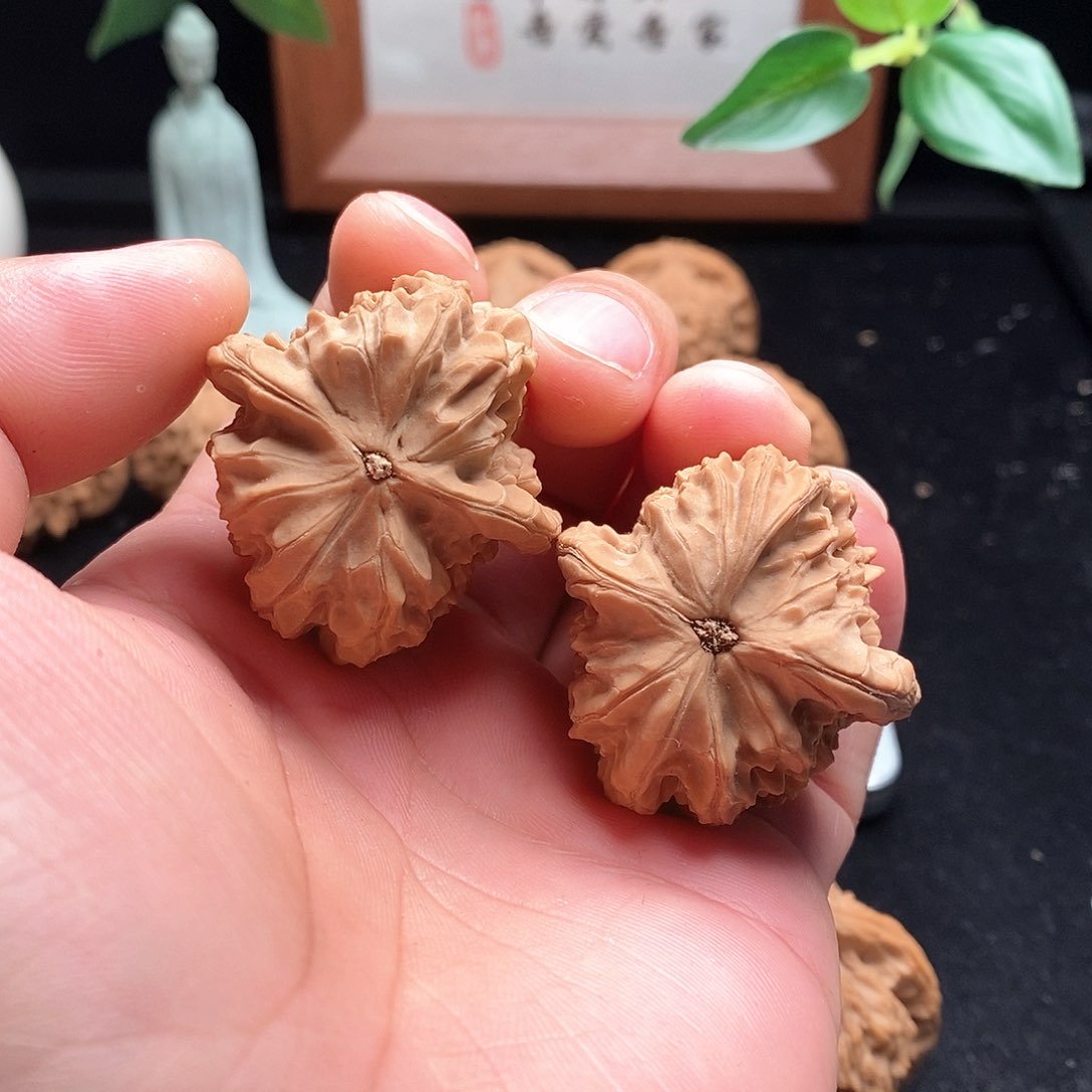 文玩核桃吊坠?****?马老四38