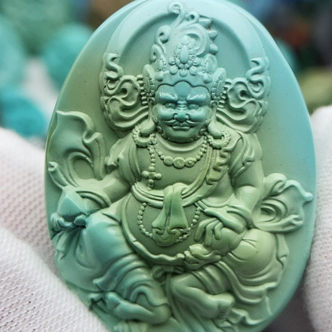 绿松石颈饰未镶嵌