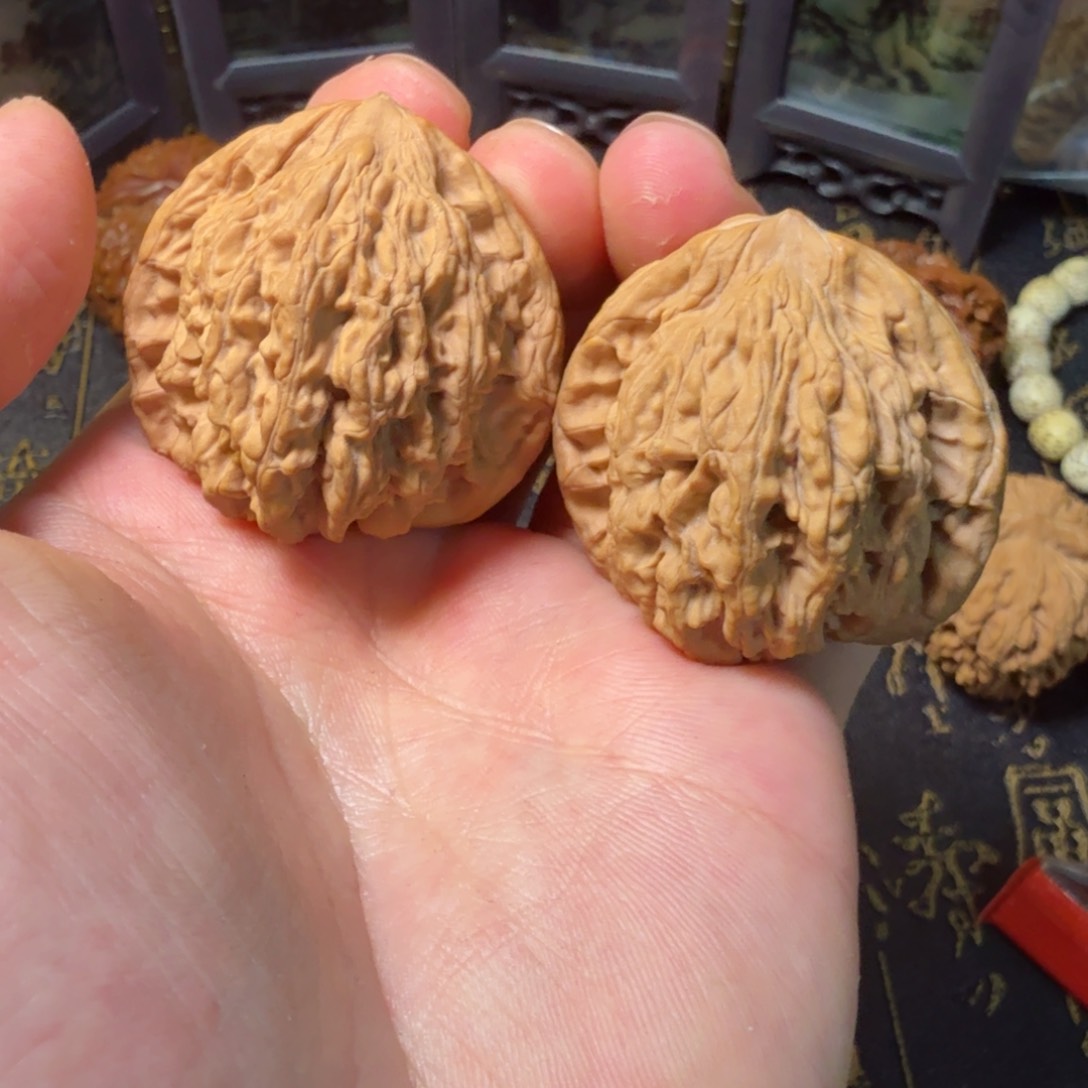 文玩核桃吊坠粗筋虎头40