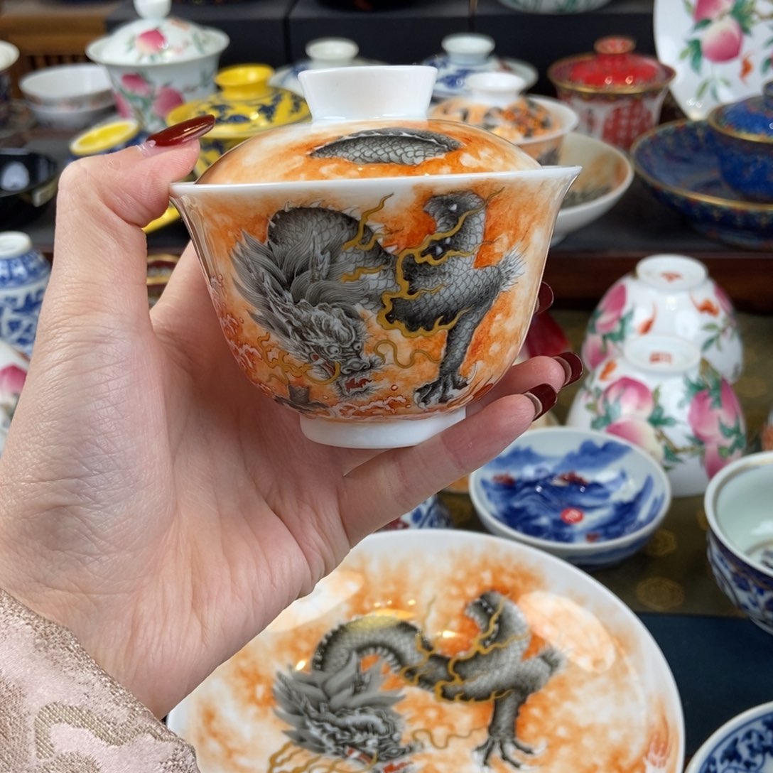 陶瓷艺术家的作品是一