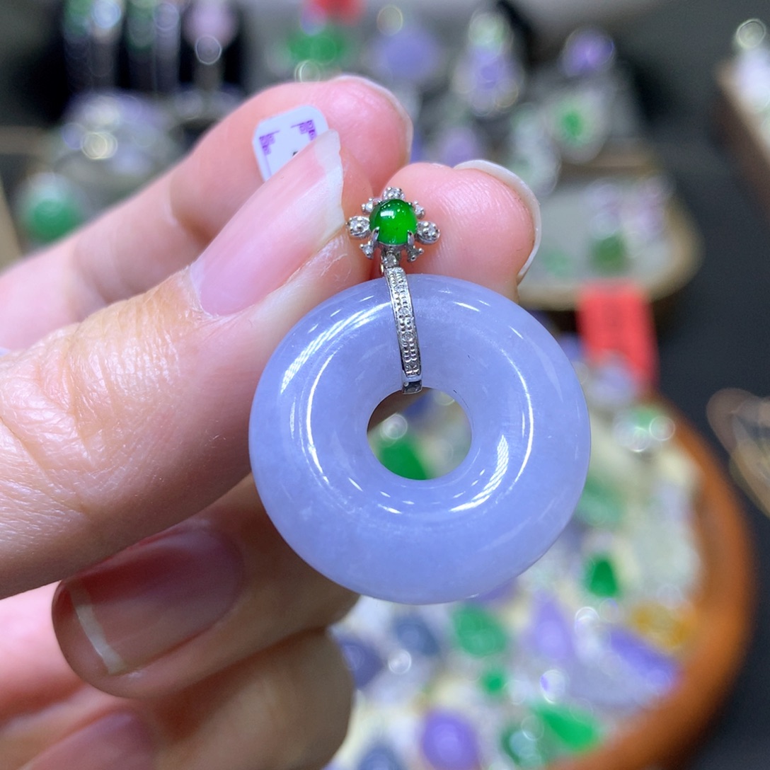 【闪购商品】翡翠颈饰18K金镶嵌翡翠吊坠项链