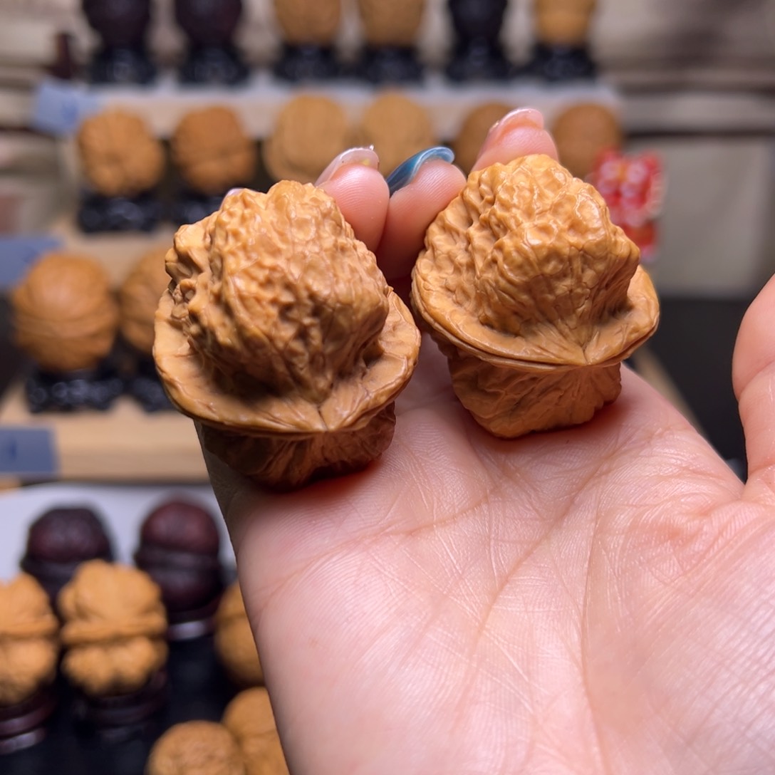 文玩核桃把件至尊蟾王H11